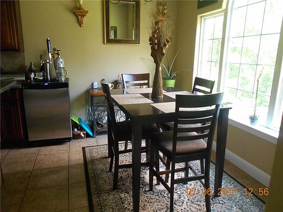 4th image of 15 Hornby Ln