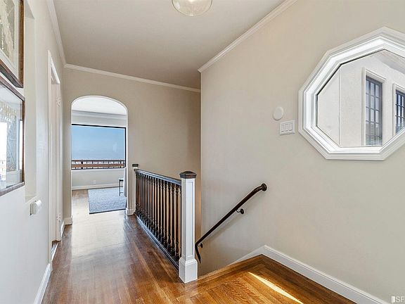 3rd image of 3535 Market St