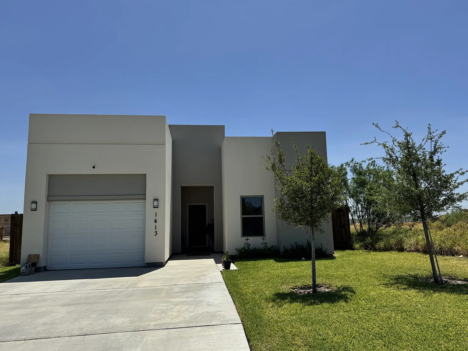 3 bed, 1552 sqft, $1,800 — Photo 1