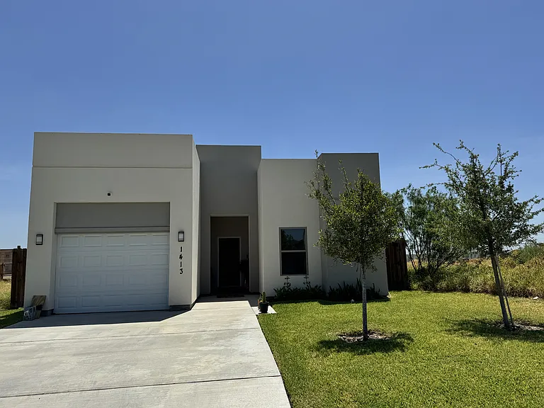 1413 El Caporal Dr — Photo 1