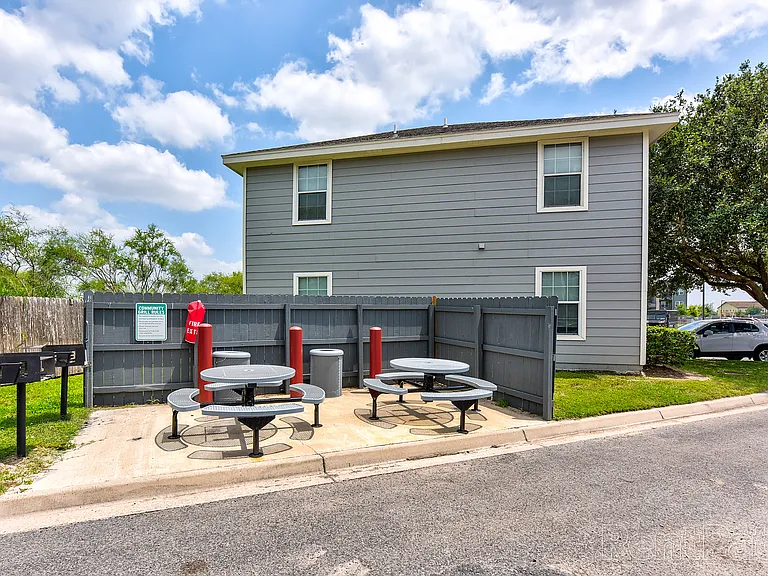 Redbud Place Apartments — Photo 9