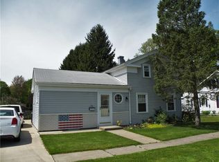 126 Walnut St, Girard, PA 16417