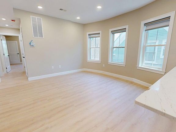 4th image of 231 Highland Ave #4