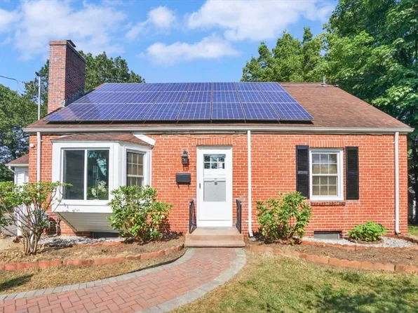 3 Benham St, Springfield, MA 01109