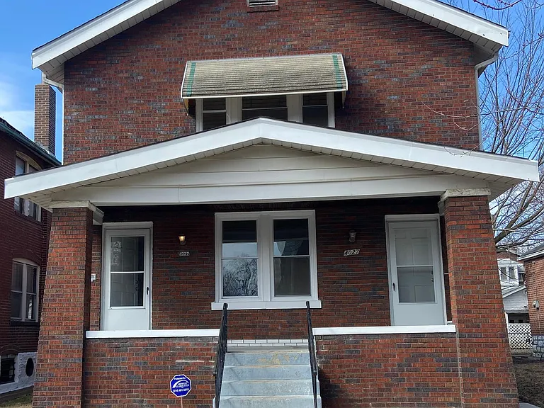 Giles Ave — Photo 1