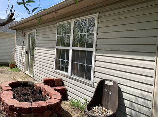 609 Meadows Edge Ln, Indianapolis, IN