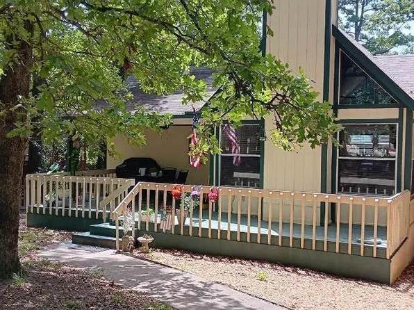 275 Wildwood Trl, Holly Lake Ranch, TX 75765