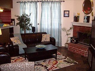 4th image of 2050 Lake Pointe Dr