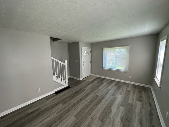 5th image of 2413 Vendome Dr