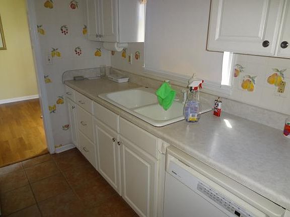 5th image of 1707 W Lakeview Dr APT 1