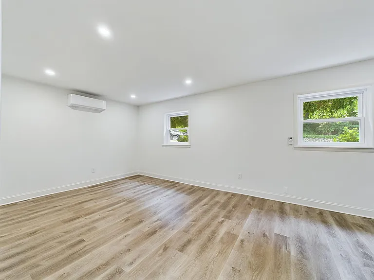 678 Chestnut Pl — Photo 7