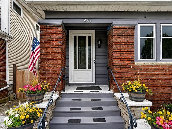 3rd image of 454 Colvin Ave