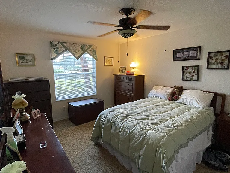 Main bedroom with adjustable queen size bed.