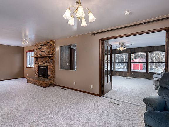 2nd image of 1423 E Oakwood Ter