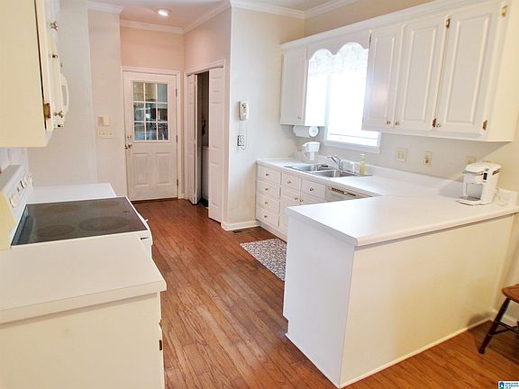3rd image of 2606 Oak Village Dr