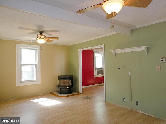 4th image of 837 Chesaco Ave