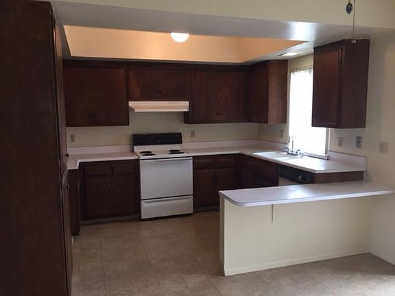 5th image of 210 S Illinois St APT 3