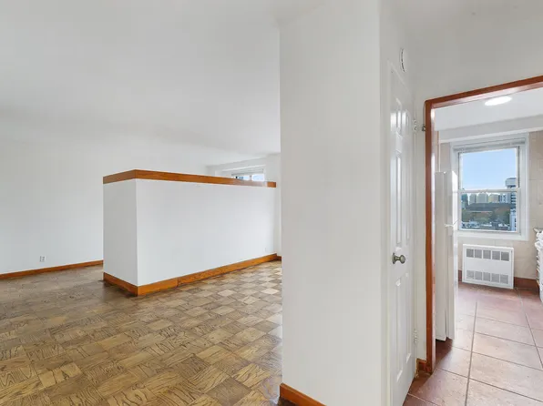 225 Saint Pauls Avenue image 5 of 30