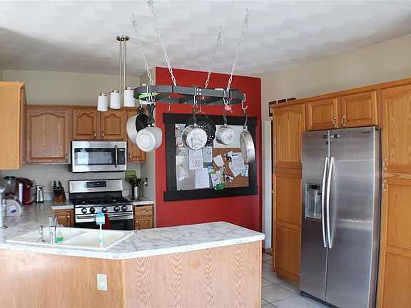 3rd image of 535 Greglynn St
