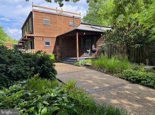 5801 Warwick Pl, Chevy Chase, MD 20815