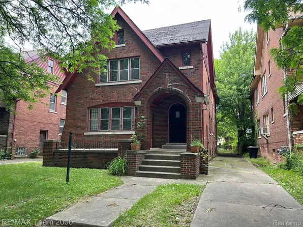 16201 Baylis St, Detroit, MI 48221