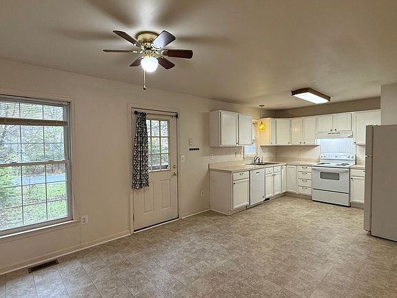 3rd image of 8607 Leslie Ct
