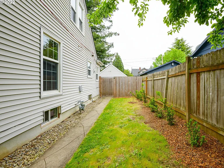 7236 N Newell Ave — Photo 20