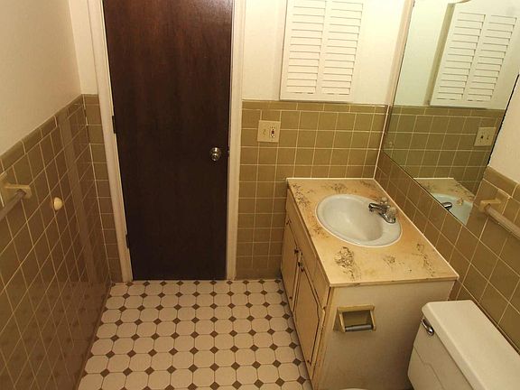 3rd image of 4623 N 56th St APT 13