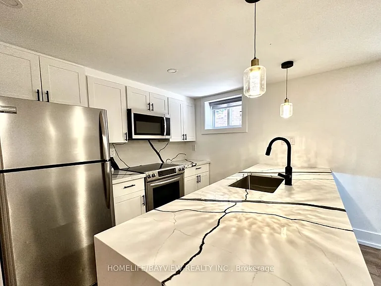 43 Wineva Ave #LOWER — Photo 7