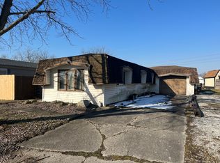 4 Fountain Lake Dr, Greenfield, IN