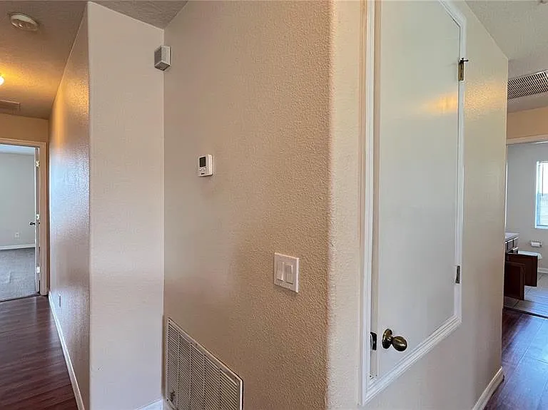 806 Lost Grove Cir — Photo 34
