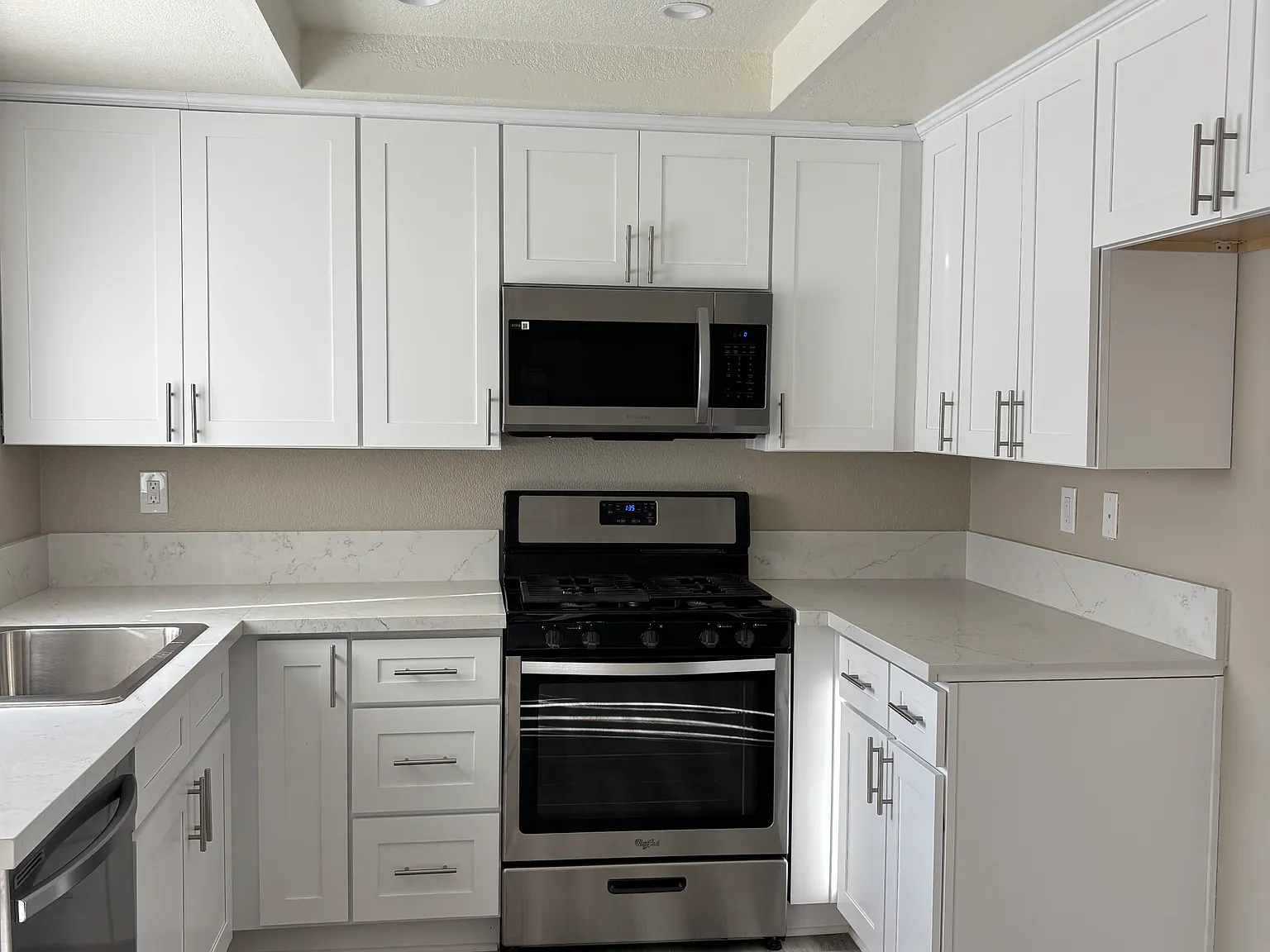 Mission Garden Apartments — Photo 2
