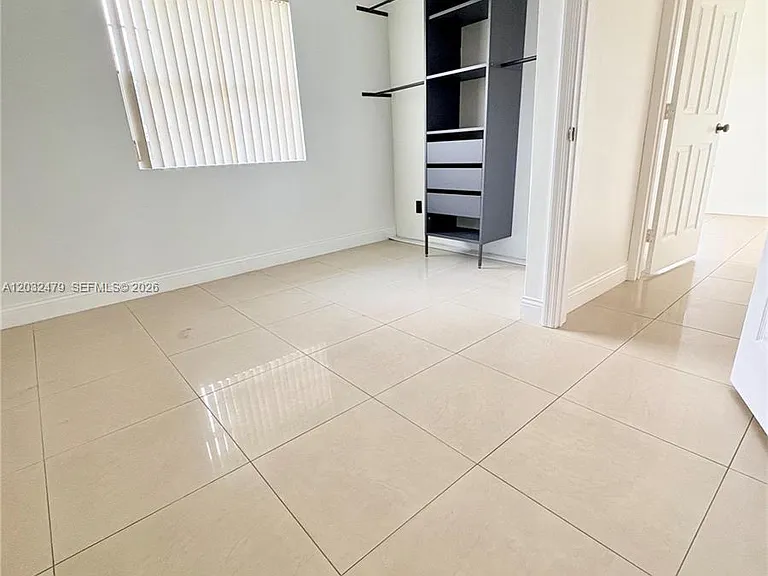 1116 N 61st Ave — Photo 12