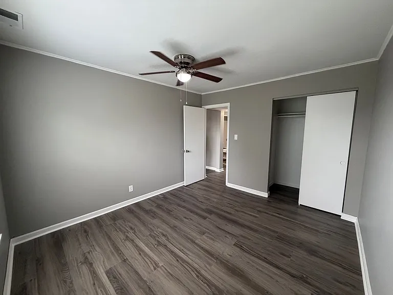 907 Georgian Dr — Photo 12