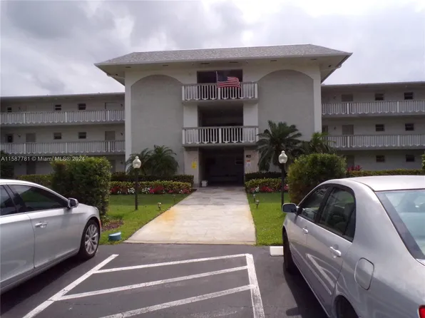 1200 Hillcrest Ct APT 214, Hollywood, FL 33021