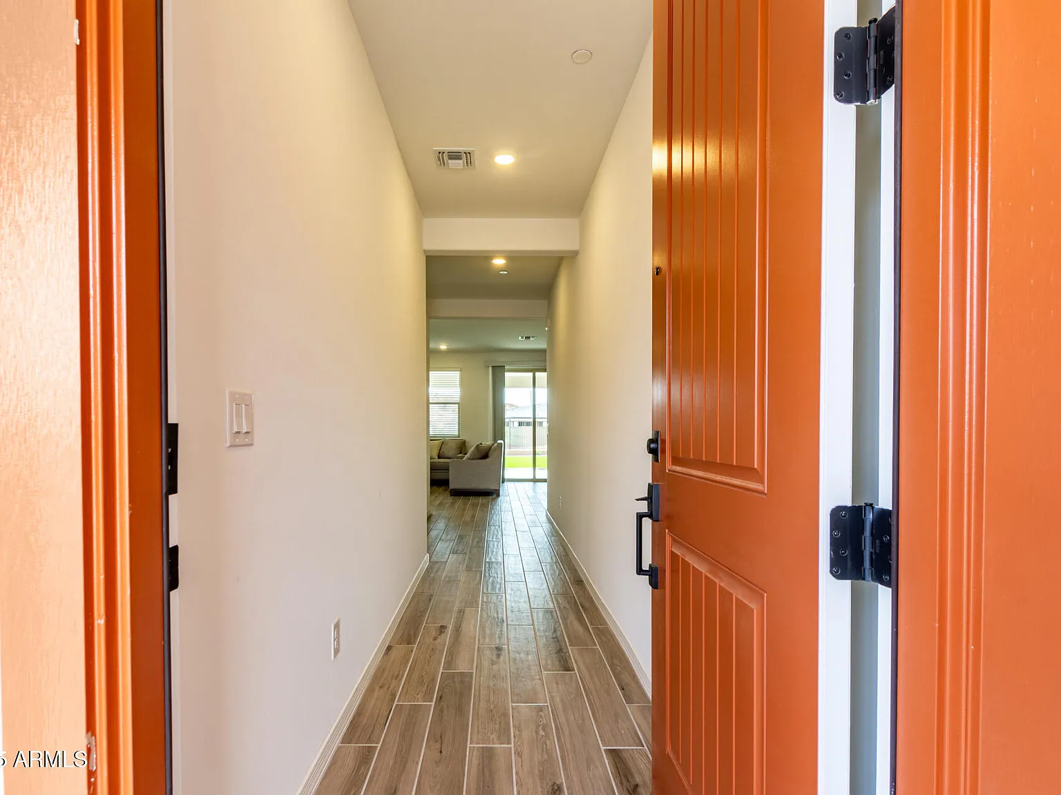 4 bed, 4.0 bath, 2815 sqft, $3,900 — Photo 4