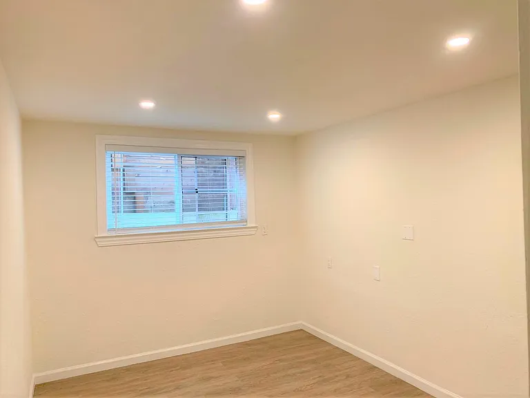 421 Huron Ave #IN-LAW — Photo 7