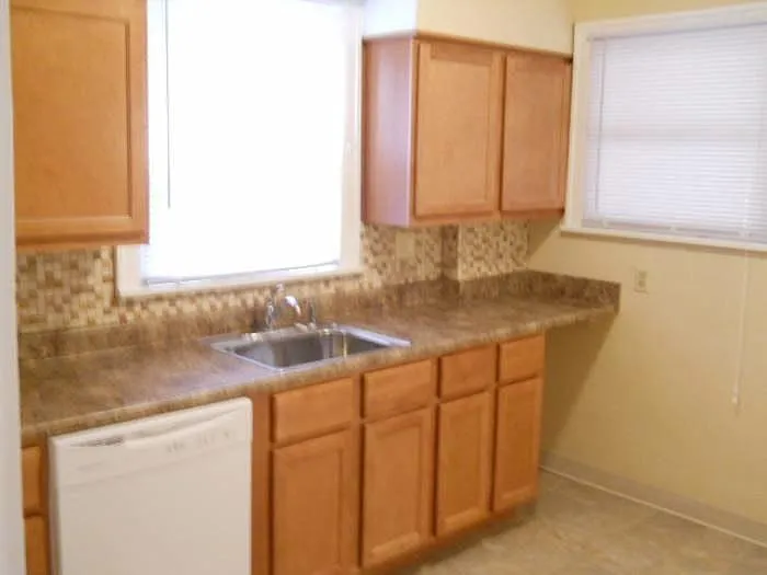 4 bed, 1486 sqft, $1,900 — Photo 4