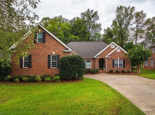 6725 Village Brook Trl, Clemmons, NC 27012
