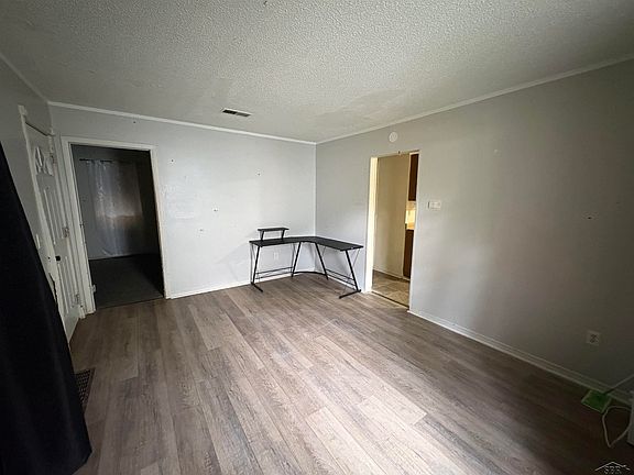 5th image of 1519 Gilbert St