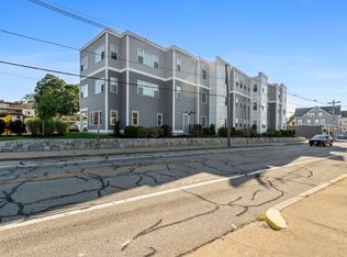 135 Waterman Ave #11, East Providence, RI 02914
