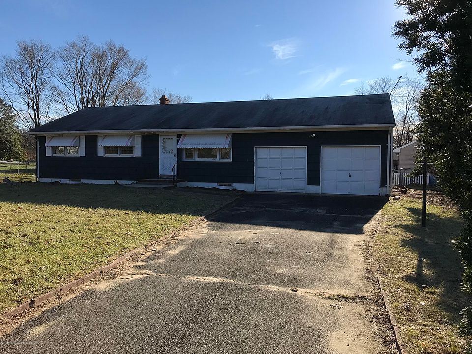 1st image of 1 Parkway Dr