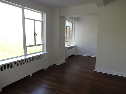 Rented by Central Park South Associates | media 10