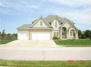 514 E Ash St, Raymore, MO 64083