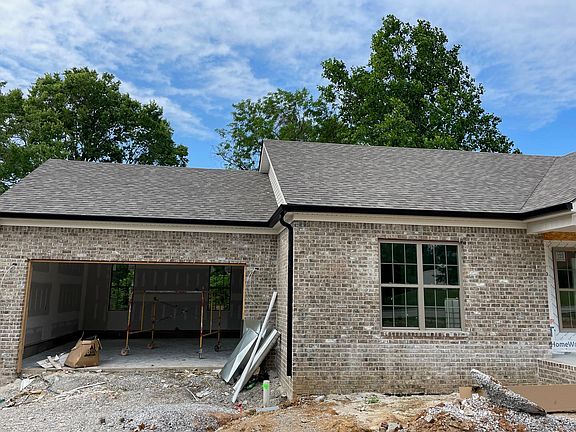 2nd image of 702 Carolina Ct