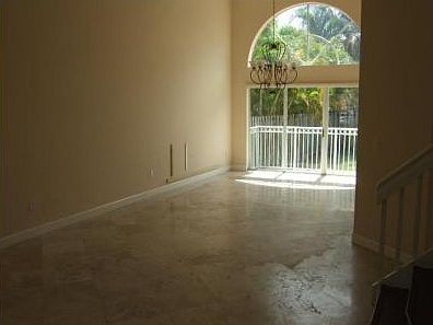 4th image of 10966 NW 59th St