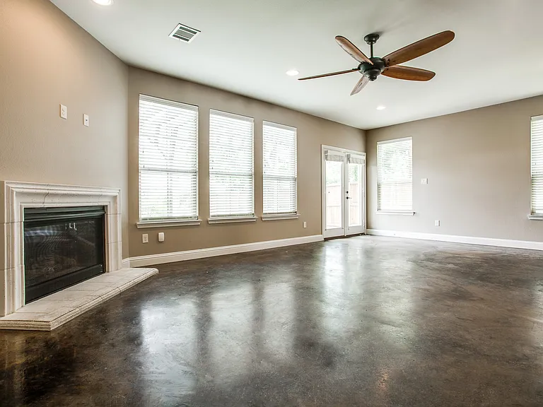 3141 Greene Ave — Photo 37