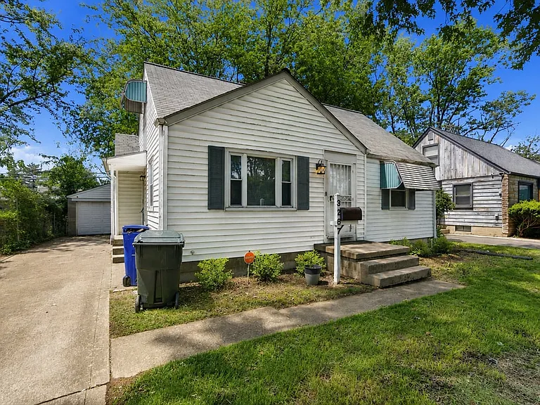 3267 Walmar Dr — Photo 30
