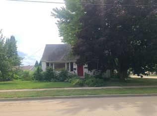 895 W 18th Ave, Oshkosh, WI 54902