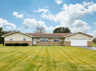 8060 Moon Rd, Saline, MI 48176